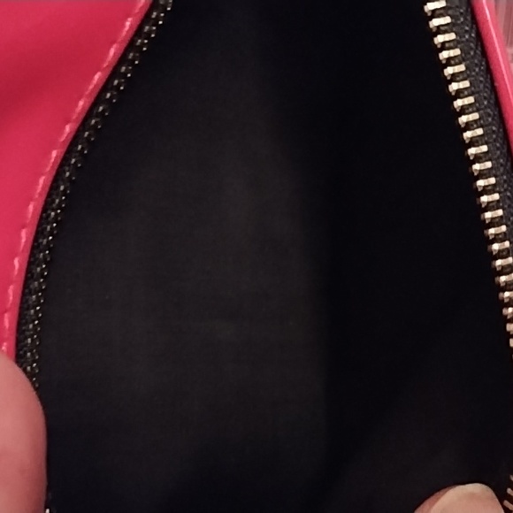 YSL Beaute 💋 Cosmetic Case w/ Lip Charm - Picture 6 of 10